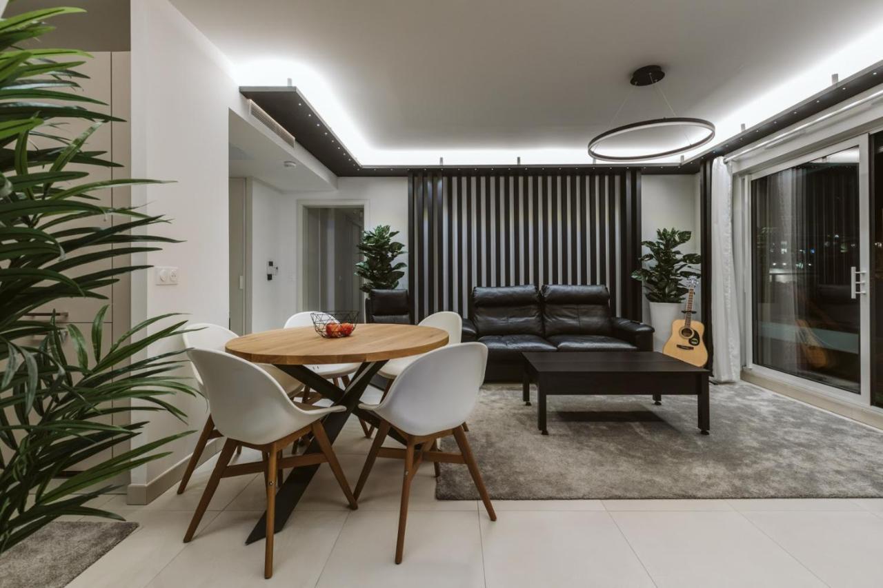 דירות בוסוליי Monaco View, Pool, Garage, 100 M2 Terrace מראה חיצוני תמונה