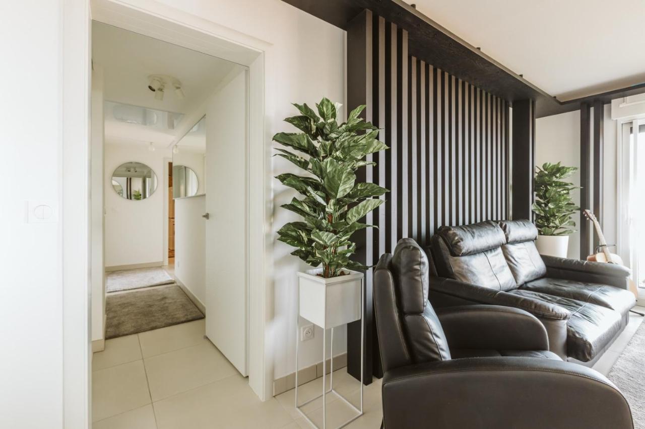 דירות בוסוליי Monaco View, Pool, Garage, 100 M2 Terrace מראה חיצוני תמונה
