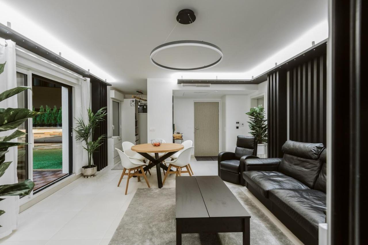 דירות בוסוליי Monaco View, Pool, Garage, 100 M2 Terrace מראה חיצוני תמונה