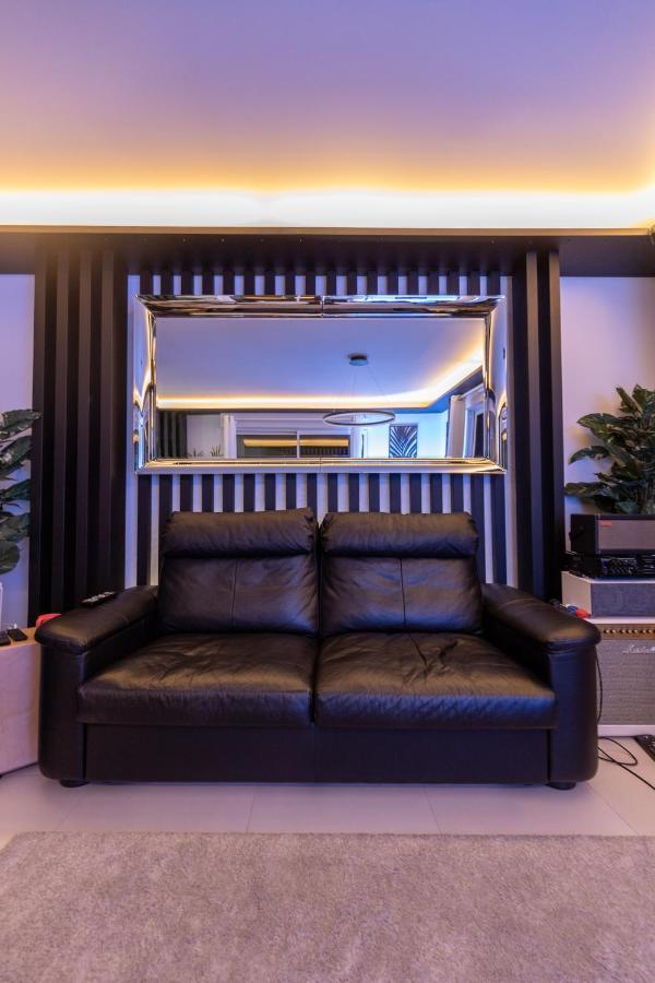 דירות בוסוליי Monaco View, Pool, Garage, 100 M2 Terrace מראה חיצוני תמונה