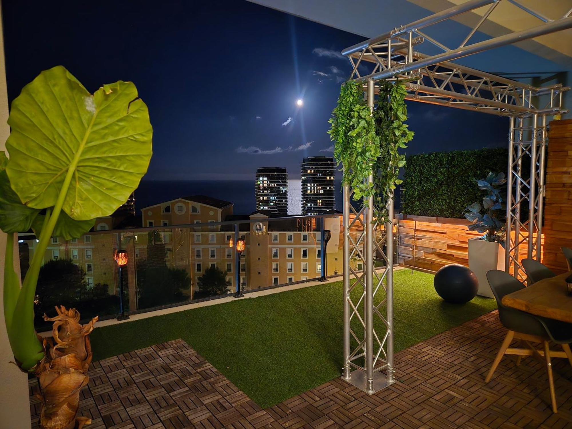 דירות בוסוליי Monaco View, Pool, Garage, 100 M2 Terrace מראה חיצוני תמונה